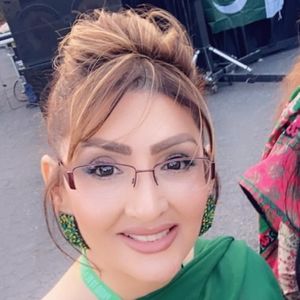 Meet your Posher, Farah